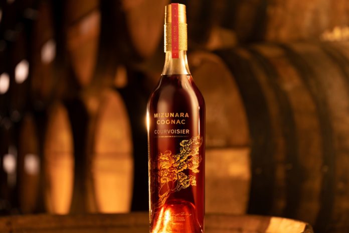 包裝設(shè)計欣賞|白蘭地酒包裝創(chuàng)意Courvoisier Bottles Mizunara-Finished Cognac